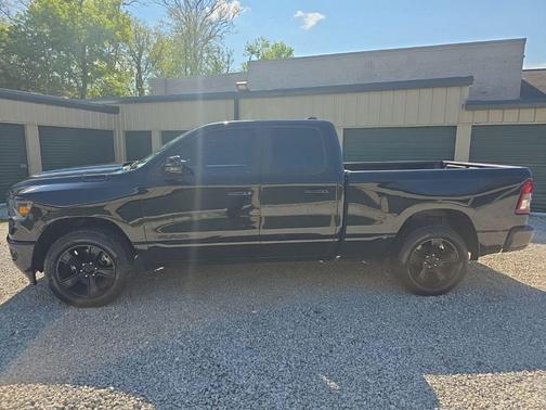 Diamond Black Crystal Pearlcoat 2024 RAM 1500 Big Horn/Lone Star