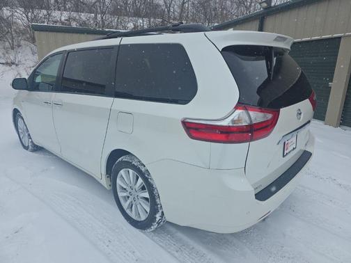 2017 Toyota Sienna Limited Premium