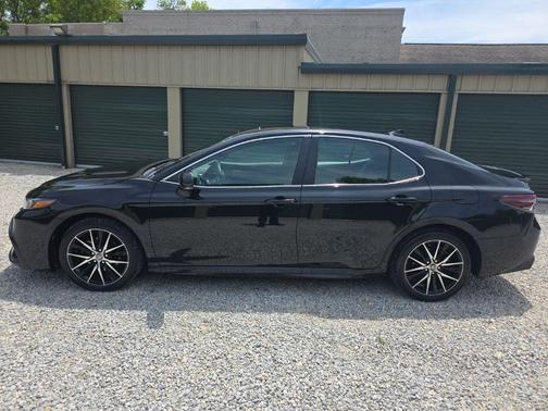 Midnight Black Metallic 2024 Toyota Camry SE