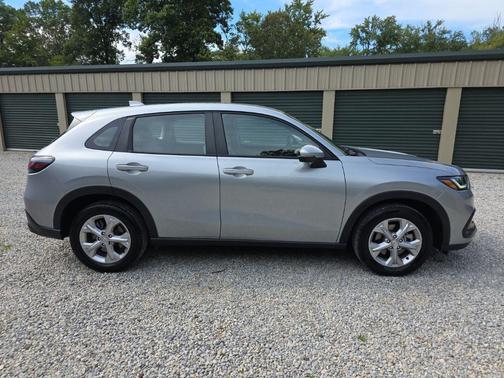 Lunar Silver Metallic 2024 Honda HR-V Sport