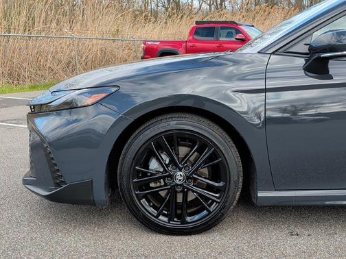 Underground 2025 Toyota Camry SE