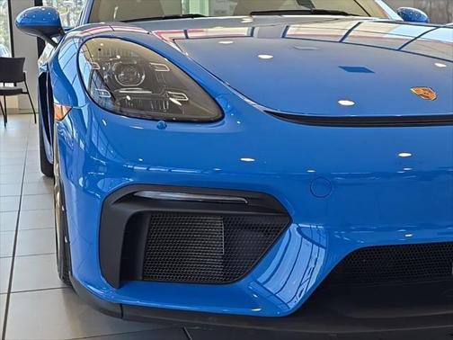 2022 Porsche 718 Cayman GT4