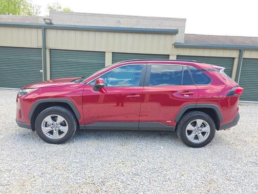 Pearl 2025 Toyota RAV4 Hybrid XLE