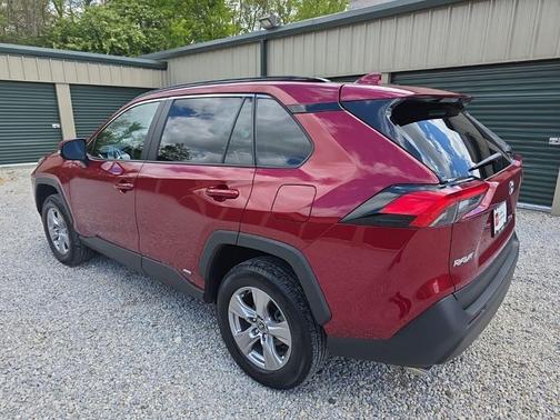 Pearl 2025 Toyota RAV4 Hybrid XLE
