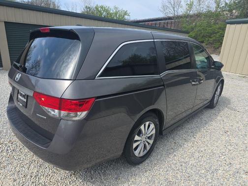 Modern Steel Metallic 2016 Honda Odyssey SE
