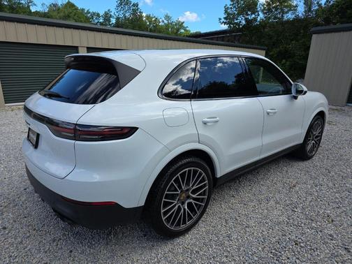 White 2023 Porsche Cayenne Platinum Edition