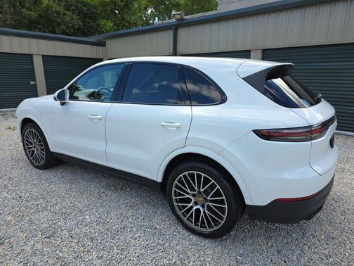 White 2023 Porsche Cayenne Platinum Edition