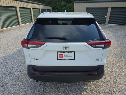 Ice 2024 Toyota RAV4 LE