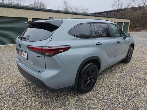 Cement 2025 Toyota Highlander Hybrid XLE