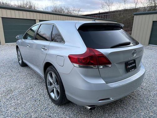 Classic Silver Metallic 2014 Toyota Venza Limited