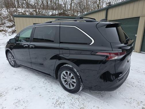 2024 Toyota Sienna XLE