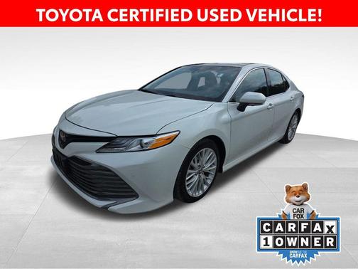 Pearl 2018 Toyota Camry XLE