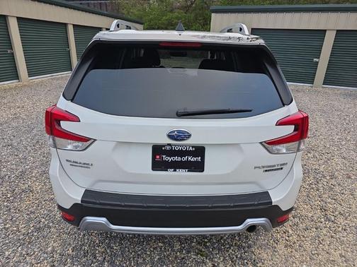 Crystal White Pearl 2024 Subaru Forester Touring
