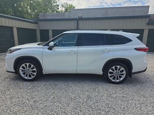 Wind Chill Pearl 2023 Toyota Highlander Hybrid Limited