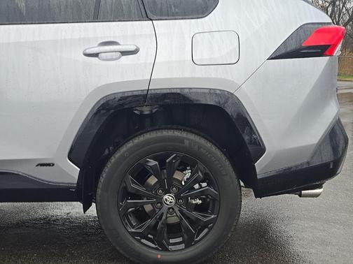 2025 Toyota RAV4 Hybrid SE