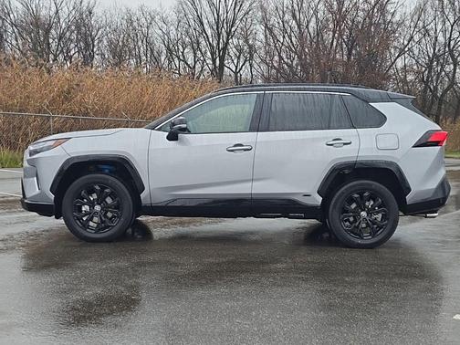 2025 Toyota RAV4 Hybrid SE