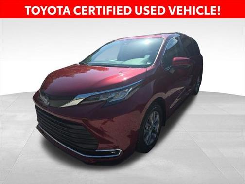 2022 Toyota Sienna XLE 8 Passenger