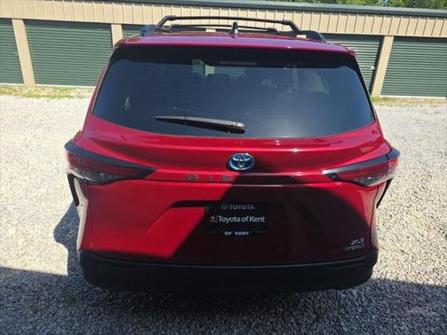 2022 Toyota Sienna XLE 8 Passenger