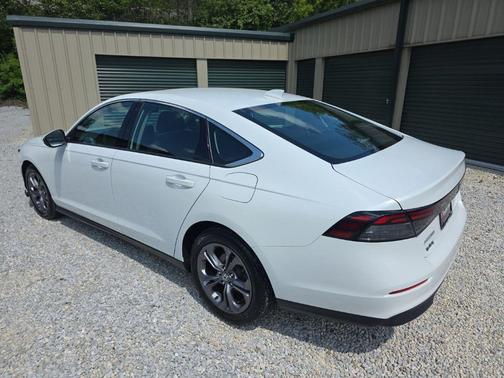 Platinum White Pearl 2024 Honda Accord EX