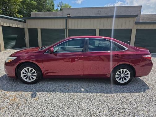 Pearl 2016 Toyota Camry LE
