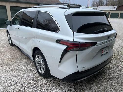 2022 Toyota Sienna Platinum 7 Passenger