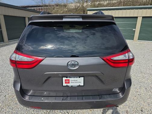 2016 Toyota Sienna XLE