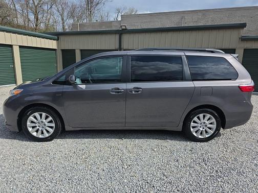 2016 Toyota Sienna XLE