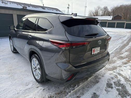 2025 Toyota Highlander Hybrid Limited