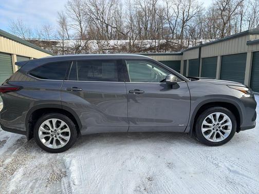 2025 Toyota Highlander Hybrid Limited