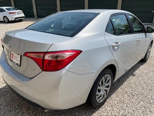 Photo 5 of 23 of 2019 Toyota Corolla LE
