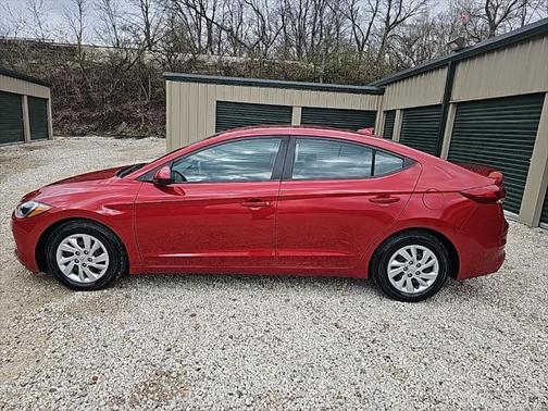 2018 Hyundai ELANTRA SE