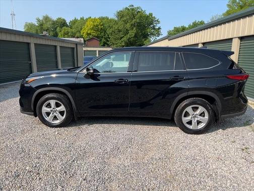 2022 Toyota Highlander LE