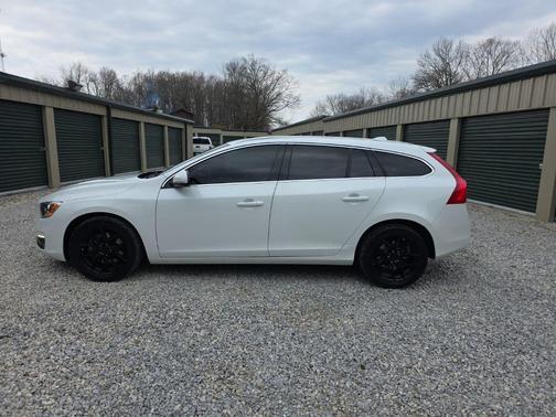 Crystal White Pearl 2015 Volvo V60 T5 Premier Plus
