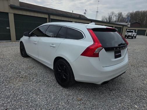 Crystal White Pearl 2015 Volvo V60 T5 Premier Plus