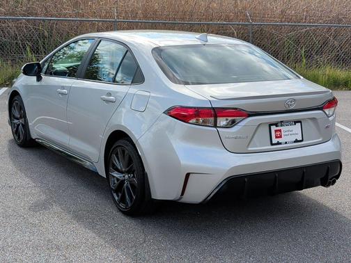 Classic Silver Metallic 2025 Toyota Corolla SE