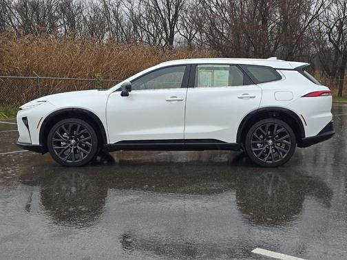 2025 Toyota Crown Signia Limited