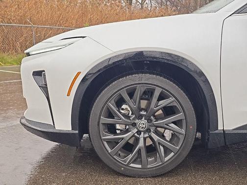 2025 Toyota Crown Signia Limited