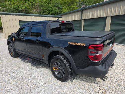 Shadow Black 2024 Ford Maverick Lariat