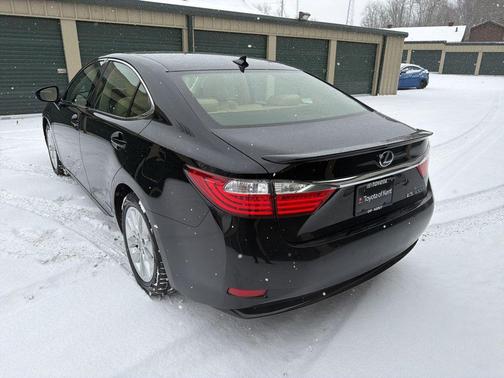 2013 Lexus ES 300h Base
