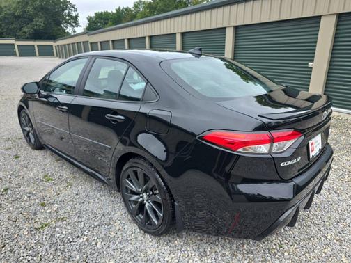 Midnight Black Metallic 2024 Toyota Corolla SE