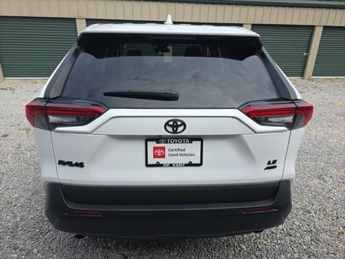 2022 Toyota RAV4 LE