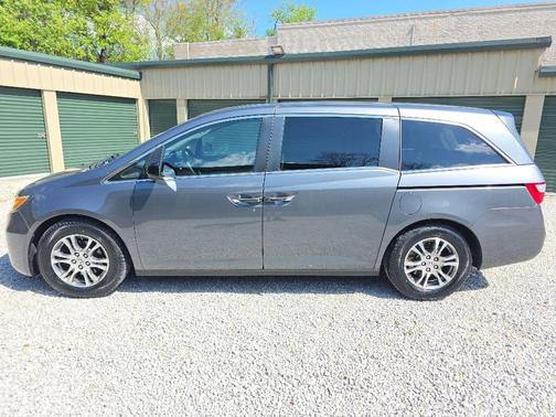 Polished Metal Metallic 2013 Honda Odyssey EX