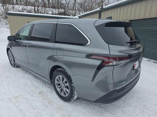 2026 Toyota Sienna LE