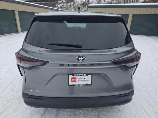 2026 Toyota Sienna LE