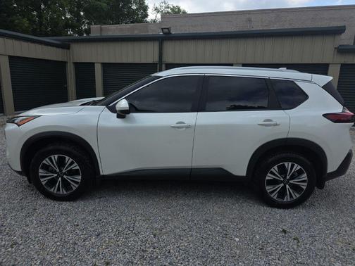 Pearl White Tricoat 2023 Nissan Rogue SV