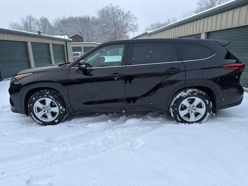 2020 Toyota Highlander LE