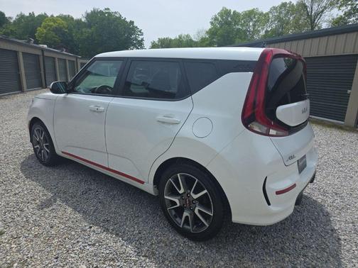 Snow White Pearl 2022 Kia Soul GT-Line