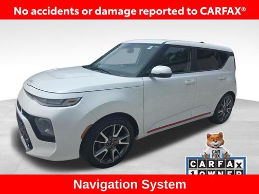 Snow White Pearl 2022 Kia Soul GT-Line