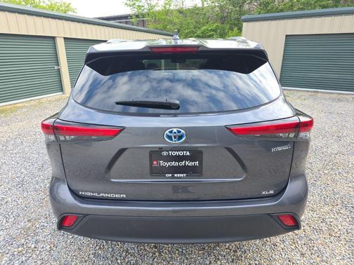 Magnetic Gray Metallic 2023 Toyota Highlander Hybrid XLE