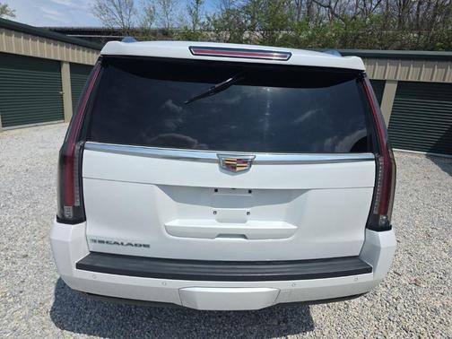 Crystal White Tricoat 2016 Cadillac Escalade ESV Luxury